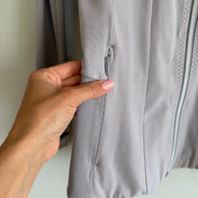 Load image into Gallery viewer, Athleta Shanti Salutation Full Zip Jacket in Powervita Purple S
