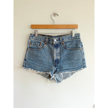 Load image into Gallery viewer, Levi's 505 Cotton Denim Mid Rise Raw Hem Casual Cut-Off Shorts Blue 32
