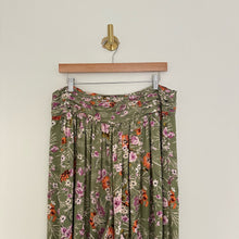 Load image into Gallery viewer, Anthropologie Floral Print High Rise Wide-Leg Pants Green 14
