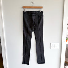 Load image into Gallery viewer, Lululemon Skinny Groove Pant II 33" Heathered Black 6
