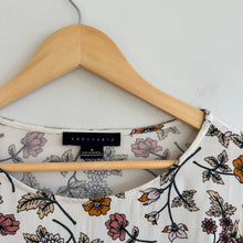 Load image into Gallery viewer, Sanctuary Tilly Flounce Long Sleeve Floral Blouse Ivory S
