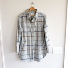 Load image into Gallery viewer, 7 Diamonds Generation Plaid Pattern Soft Knit Shacket Blue L

