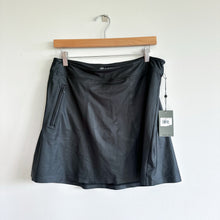 Load image into Gallery viewer, G/Fore Effortless Mid Rise Side Zip Activewear Golf Skort Black L NWT
