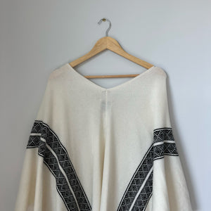 Kujten Cape Liv 2-Threads Cashmere Fringed Open Front Cape Sweater Beige OS NWT