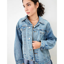 Load image into Gallery viewer, American Eagle Outfitters 90s Boyfriend Button Front Denim Jacket Blue XL
