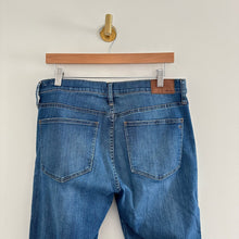 Load image into Gallery viewer, Madewell 9&quot; High Rise Skinny Jeans in Allegra Wash Distressed 32
