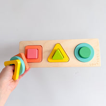 Load image into Gallery viewer, Lovevery The Realist Play Kit 19 To 21 Months Geo Shapes Puzzle
