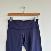Load image into Gallery viewer, Lululemon Pull On Mid Rise Cropped Leggings Blue 6
