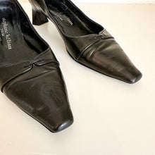 Load image into Gallery viewer, Stephane Kelian Leather Heel Pumps Black 9
