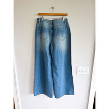 Load image into Gallery viewer, Commense Contrast Side Striped High Rise Denim Wide Leg Jeans Blue L NWT
