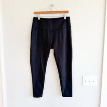 Load image into Gallery viewer, Zella Live In High Waist Active Side Pocket Crop Leggings Black L
