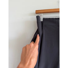 Load image into Gallery viewer, Vuori Villa High Rise Pleated Front Wide Leg Trouser Pants Black L VW4086
