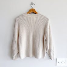 Load image into Gallery viewer, H&amp;M Oversized Knit Pullover Long Sleeve Sweater Cream XS
