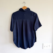 Load image into Gallery viewer, Nordstrom Collared Short Sleeve Casual Button Up Shirt Blue XXS NWT
