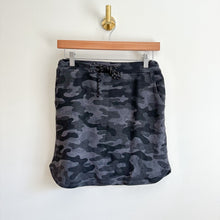 Load image into Gallery viewer, Sundry Camo Print Drawcord Mid Rise Waist Mini Skirt Gray 0
