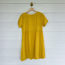 Load image into Gallery viewer, Terzo Millennio Linen Embroidered Short Sleeve Shift Mini Dress Yellow S
