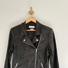 Load image into Gallery viewer, Level 99 Midnight Camo Zip Up Linen Blend Moto Jacket Green S
