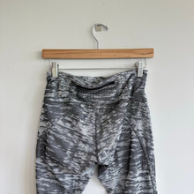 Load image into Gallery viewer, Lululemon Beat The Heat Tight Mesh Leggings Gray Jacquard 8

