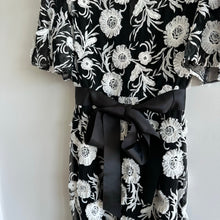 Load image into Gallery viewer, Lotus Threads Short Sleeve Floral Embroidered Gown Black/White 16 NWT
