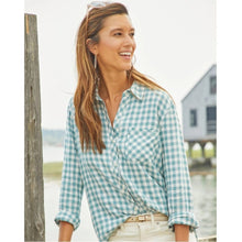 Load image into Gallery viewer, NWT Vineyard Vines Relaxed Gingham Chilmark Button Up Shirt Green/White 4
