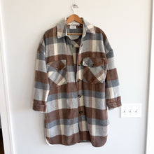 Load image into Gallery viewer, Evereve Raye Plaid Pattern Collared Pockets Button Front Shacket Brown XS

