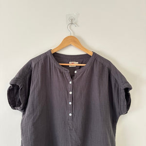 Faherty Gauze Cotton Henley Neck Short Sleeve Blouse Gray L
