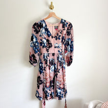 Load image into Gallery viewer, Vince Camuto Floral Belted V-Neck Long Sleeve Mini Dress Pink 2
