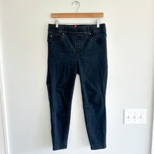 Load image into Gallery viewer, Spanx Ankle Skinny Pull-On Jeans in Clean Black L
