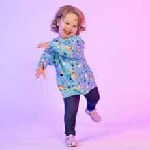 Load image into Gallery viewer, RSVLTS Bluey Beach Day Print Pullover Preschooler Performance Hoodie Blue 5T NWT
