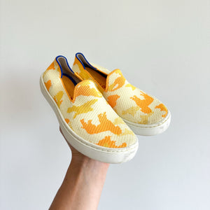 Rothy's The Kid Sneaker Yellow Puppy Camo Recycled Textile Slip On 13