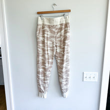Load image into Gallery viewer, Athleta Balance Camo Pullover &amp; Jogger Sweatpant Set Camo Lux Oatmeal Heather

