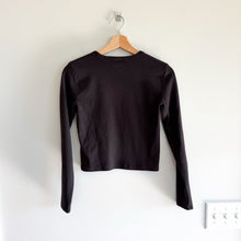 Load image into Gallery viewer, Aritzia Sunday Best Crew Neck Long Sleeve Cropped Top Black S
