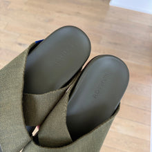 Load image into Gallery viewer, Rothy's Weekend Slide Crossing Strap Round Toe Flat Sandals Olive Green 9 NEW
