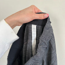 Load image into Gallery viewer, Lululemon On The Fly Drawstring Waist Pants in Heathered Black 4
