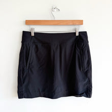 Load image into Gallery viewer, Athleta Brooklyn 16" Mid Rise Skort Black 10
