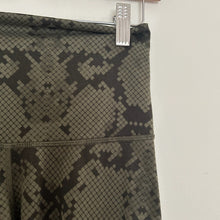 Load image into Gallery viewer, Lululemon Wunder Under Pant *Full-On Luon Leggings Green Gator 4
