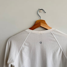 Load image into Gallery viewer, Lululemon Swiftly Tech Long Sleeve 2.0 Running Activewear Top White 8
