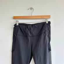 Load image into Gallery viewer, Lululemon Mesh Detail Zipper Pockets Cropped Leggings Black 10
