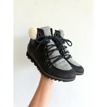 Load image into Gallery viewer, Sorel Harlow Lazy Cozy Waterproof Suede Lace Up Ankle Boots Black 8
