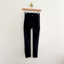 Load image into Gallery viewer, Lululemon Front Panel Mixed Media Pocket Leggings Black 4
