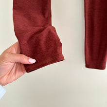 Load image into Gallery viewer, Vuori Elavation Pull On High Rise Cropped Activewear Leggings Red XS
