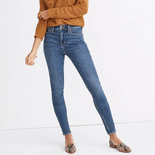 Load image into Gallery viewer, Madewell Tall 10&quot; High-Rise Skinny Jeans in Wendover Wash 26T
