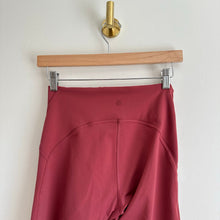 Load image into Gallery viewer, Lululemon InStill High-Rise Tight 25" in Mulled Wine 6
