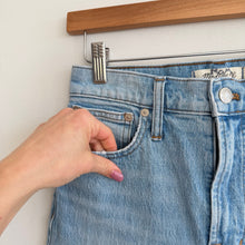 Load image into Gallery viewer, Madewell The Perfect Vintage Full-Length Denim High Rise Straight Jeans Blue 26
