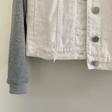 Load image into Gallery viewer, Blank NYC x Evereve Lightbox Hooded Denim Jacket White/Gray M
