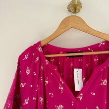 Load image into Gallery viewer, Lane Bryant Floral V-Neck Short Sleeve Blouse Pink 18 NEW
