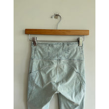 Load image into Gallery viewer, Lululemon Fast and Free 10" High Rise Pull On Activewear Shorts Blue 4
