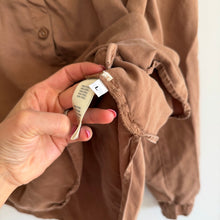 Load image into Gallery viewer, Cloth &amp; Stone Lyocell Long Sleeve Button Up Shirt Brown L
