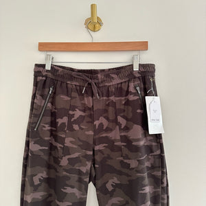 NWT Athleta Farallon Camo Pattern Mid Rise Jogger Green 10