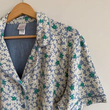 Load image into Gallery viewer, Hanna Andersson Scattered Daisies HannaSoft Floral Short Sleeve Pajama Top L
